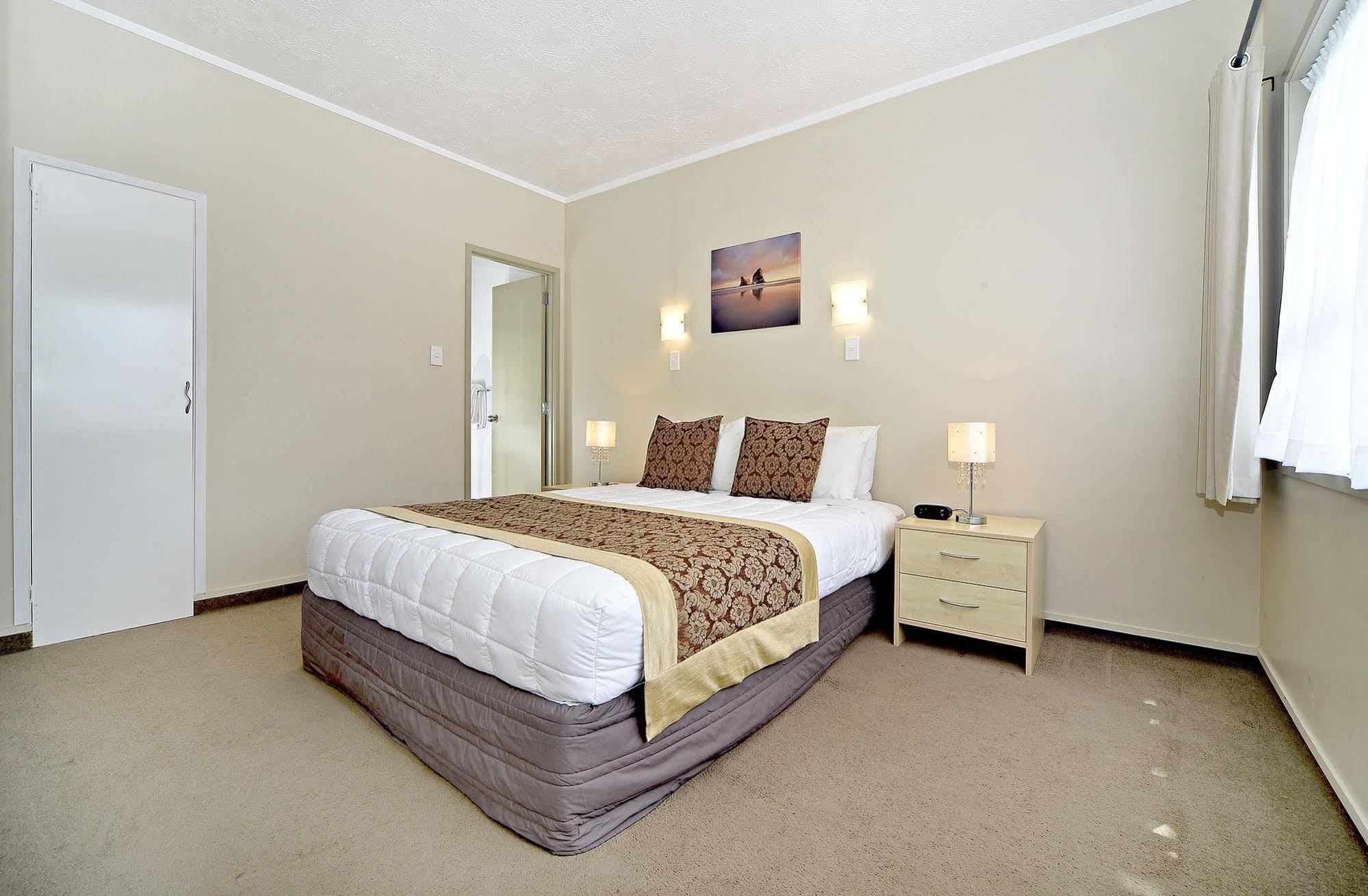 Takapuna Motor Lodge Окленд Экстерьер фото